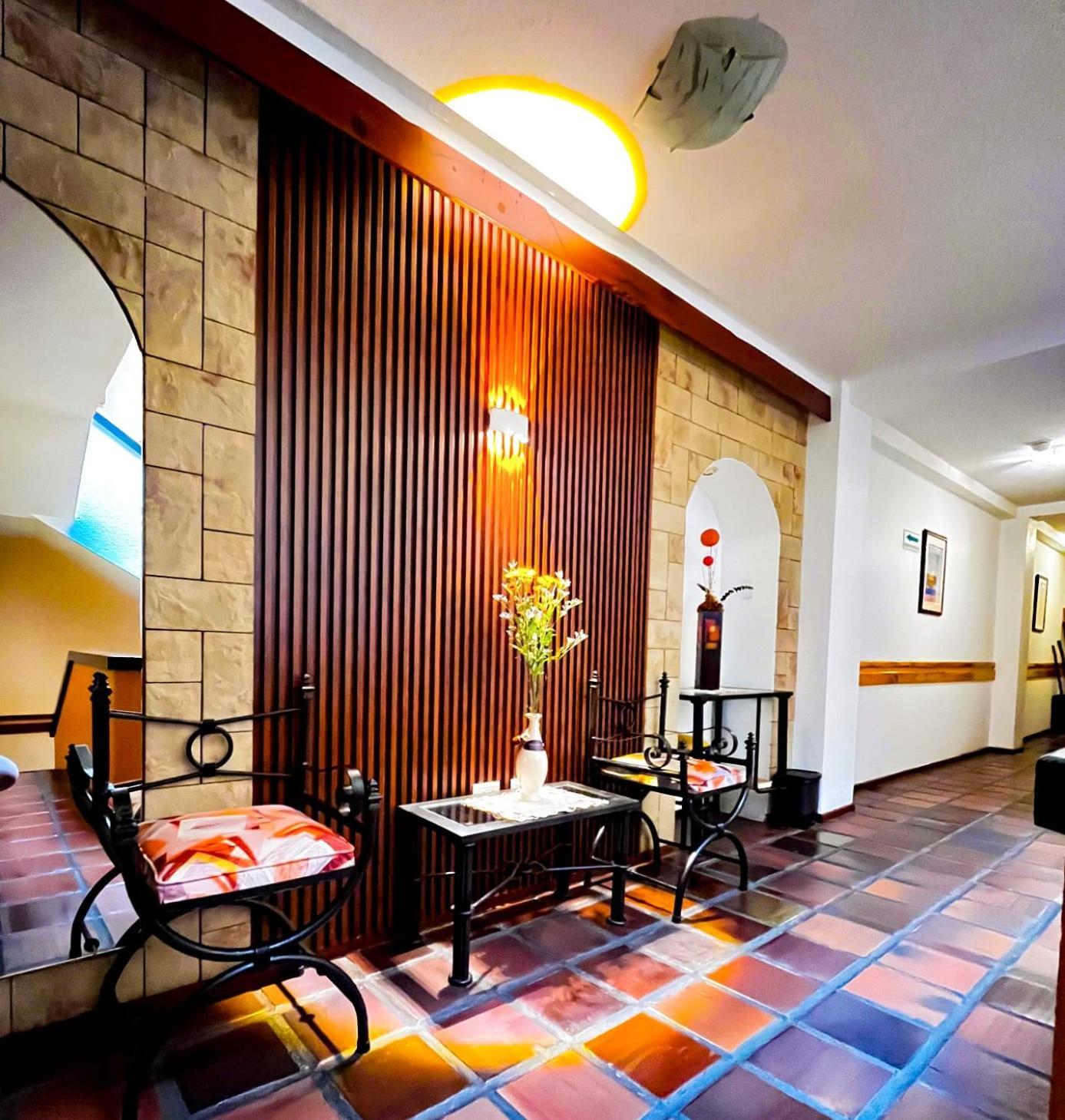 Hotel Rodelu Латакунґа Екстер'єр фото